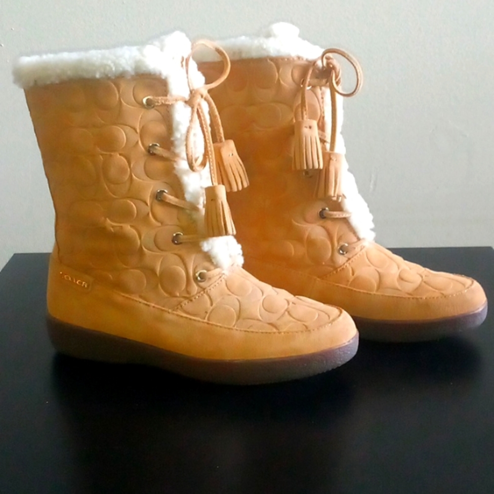 NWOT Coach Tatum Boots